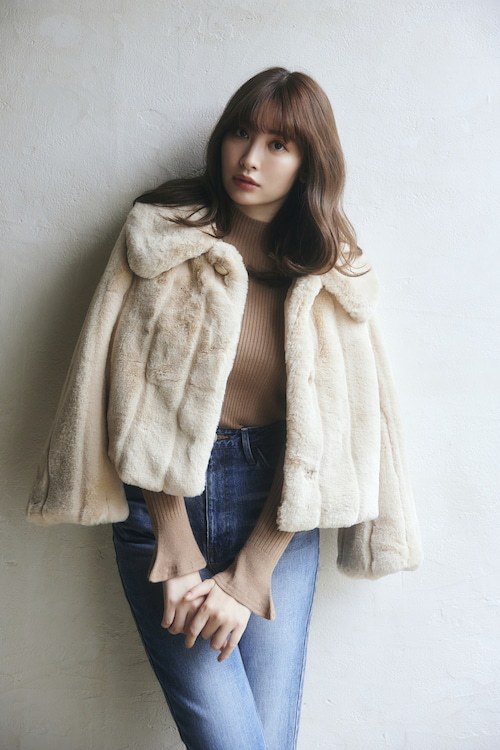9/23まで値下げ中Winter Love Faux Fur Coat 2022-